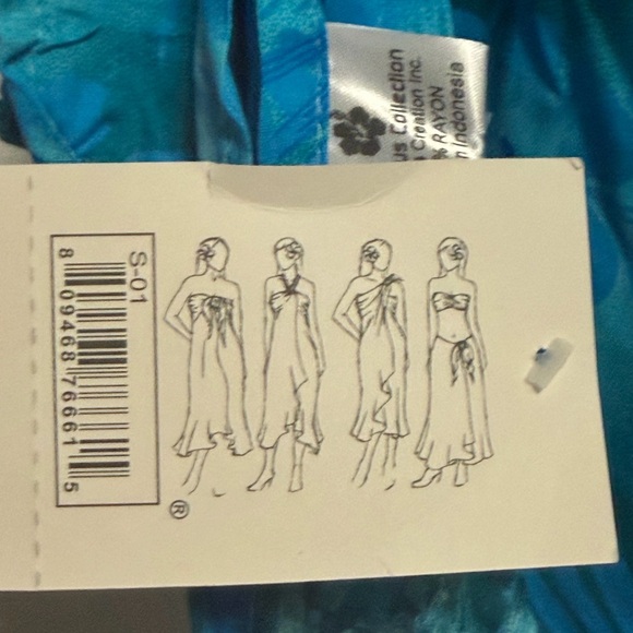 Vibrant Blue Floral Hawaiian Sarong - Picture 5 of 6